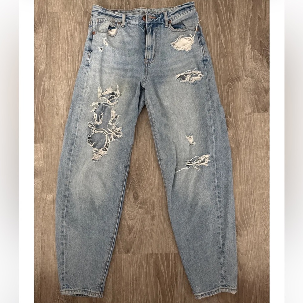 AE Ripped Relaxed Mom Jean - Picture 3 of 5